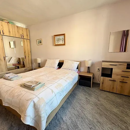 Apartman Lovely Urban Retreat In *