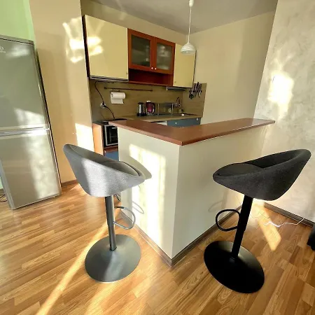Lovely Urban Retreat In Apartmán *