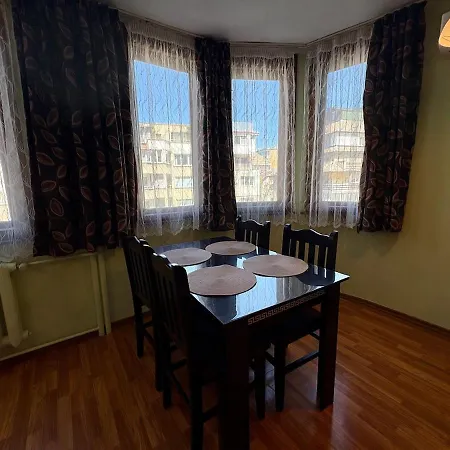 Lovely Urban Retreat In Apartmán